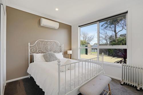 The Dolphin Cottage - 250m to bay beach
