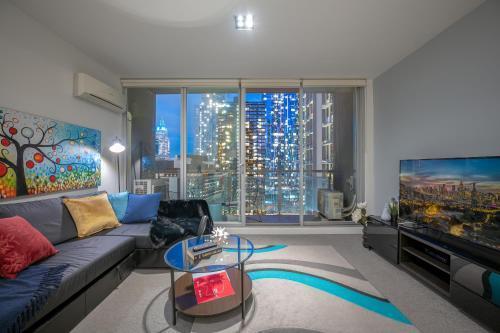 Convenient CBD Retreat in the Best Location - Tap to explore photos
