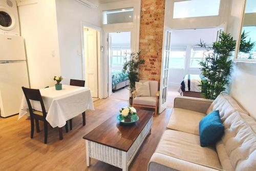 Apartment 7 - The Coachhouse - Tap to explore photos