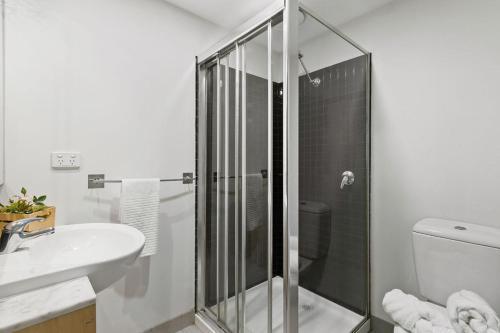 A 2BR Loft Near Melbourne Central FREE Parking - Tap to explore photos