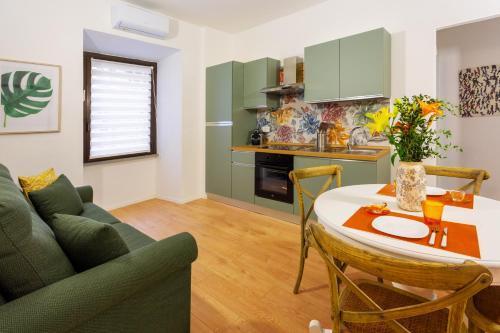 Vatican 44 Room Type - One-Bedroom Apartment Vatican 44 Room Type - One-Bedroom Apartment