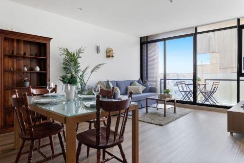 A Chic 2BR Apt Near Melbourne Uni, Free Parking Room Type - Apartment