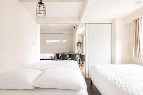 Sleeps 6 Apartment, Direct to Shinjuku & Shibuya, Disney Bus, 24H Supermarket 1min - Tap to explore photos