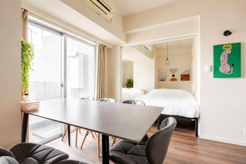 Sleeps 6 Apartment, Direct to Shinjuku & Shibuya, Disney Bus, 24H Supermarket 1min - Tap to explore photos