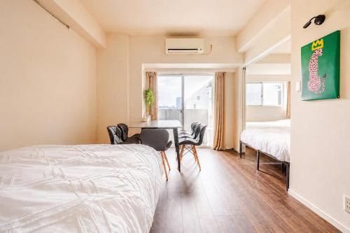 Sleeps 6 Apartment, Direct to Shinjuku & Shibuya, Disney Bus, 24H Supermarket 1min