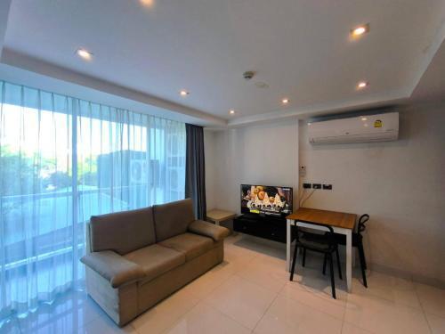 Serenity Wongamat Condominium 413 - Tap to explore photos