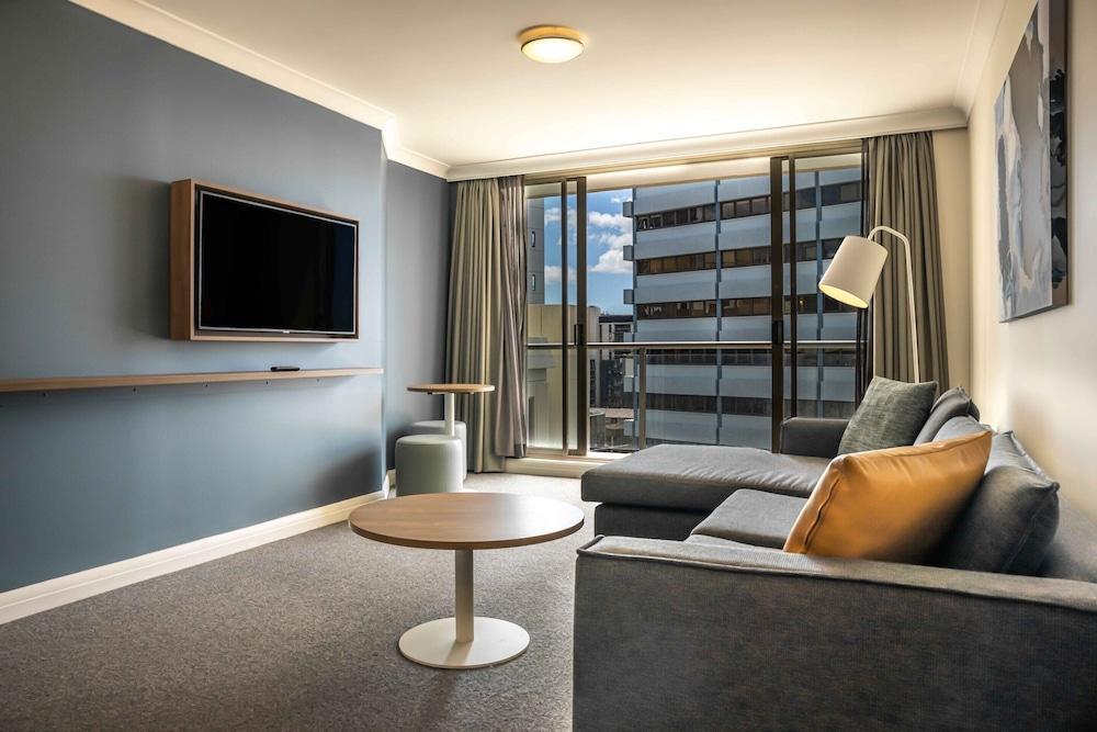 Central Located 1-bed With Gym, Sauna and Pool - Tap to explore photos
