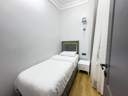 Sisli apartment 6 4 4 - Tap to explore photos