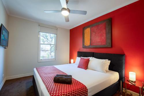 Two Neighbouring 3 Bedroom Apts - Tap to explore photos