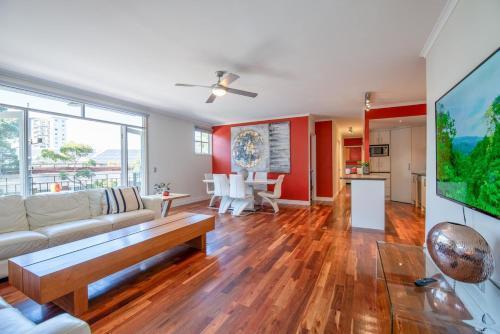 Two Apartments in Garden Complex near Casino, MCEC and MCG - Tap to explore photos