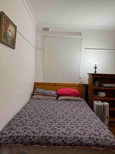 Ashburton big Room with shared bathroom 1