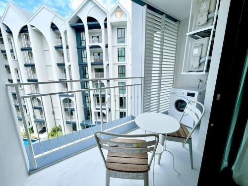 Cosy 1 bedroom apart Title Halo, 350m Naiyang beach - Tap to explore photos