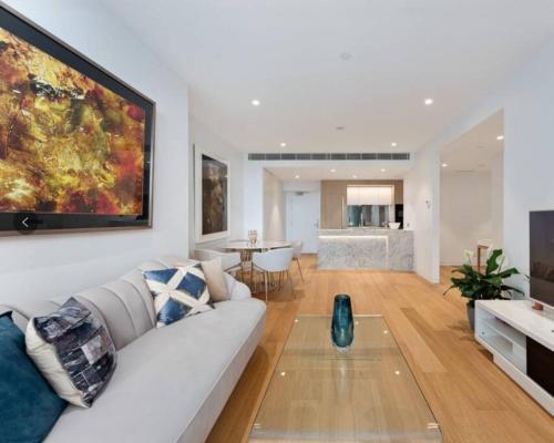 Luxury 1BR Iconic Harbour Views in Barangaroo - Tap to explore photos