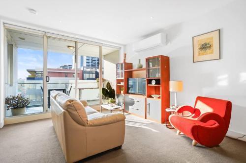 W30 - Sparkling North Melbourne Gem with parking - Tap to explore photos