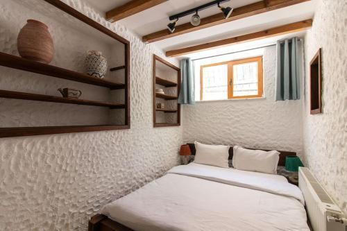 Authentic 1BR w Private Patio in Hype Cihangir