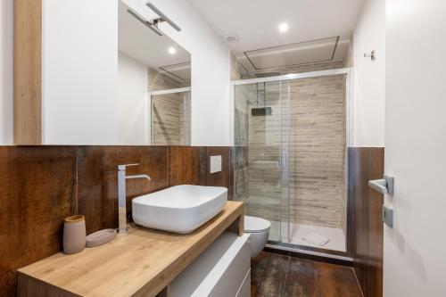 Quattro Fontane 2P - B&D Apartments - Tap to explore photos