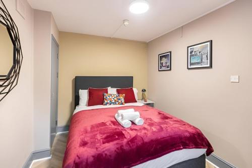 Bold & Vibrant 1-Bedroom Escape in Prime Location! - Tap to explore photos