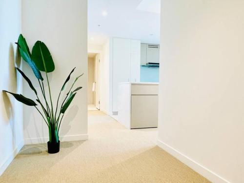 Fascinating waterview 2 bedrooms condo (Parking) - Tap to explore photos