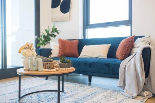 Vivid home in Bankstown 2B2B - Tap to explore photos