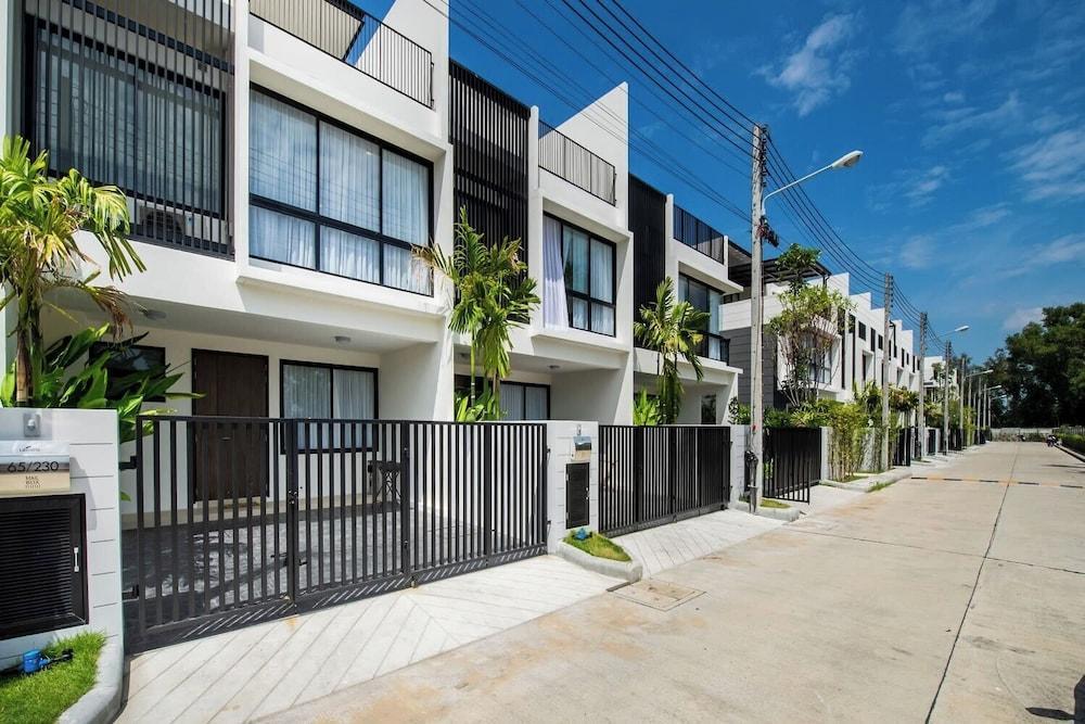 Laguna Park 3BR Townhome by NLA