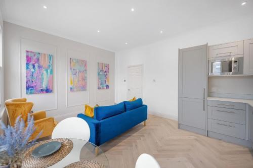 Super stylish 2 bed apartment Brixton London Zone 1-3 - Tap to explore photos