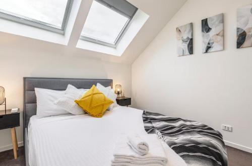Luxurious Modern 2 Bedroom 2 Bathroom Apartment
