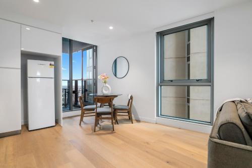 Stunning Lake Views Apt w Balcony and Wi-Fi - Tap to explore photos