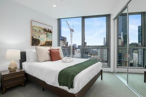 Stunning Lake Views Apt w Balcony and Wi-Fi - Tap to explore photos