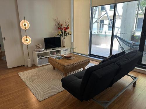 Stylish 1 bedroom best location - Tap to explore photos