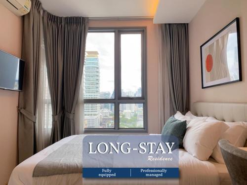 Upscale Living 1BR - Ultra Fast WiFi - Phrom Phong - Tap to explore photos