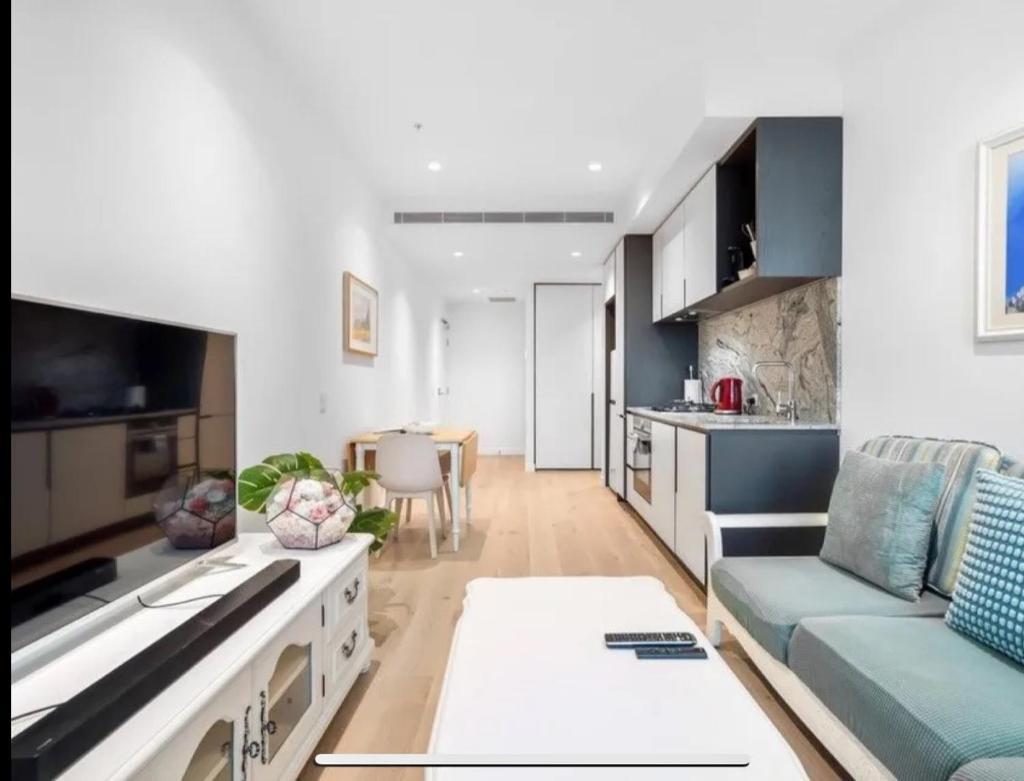 WSP LUX 1B1B apartment in CBD - Tap to explore photos