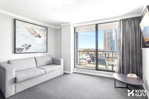 KozyGuru | Central Sydney | 2 Bed 2 Bath City View