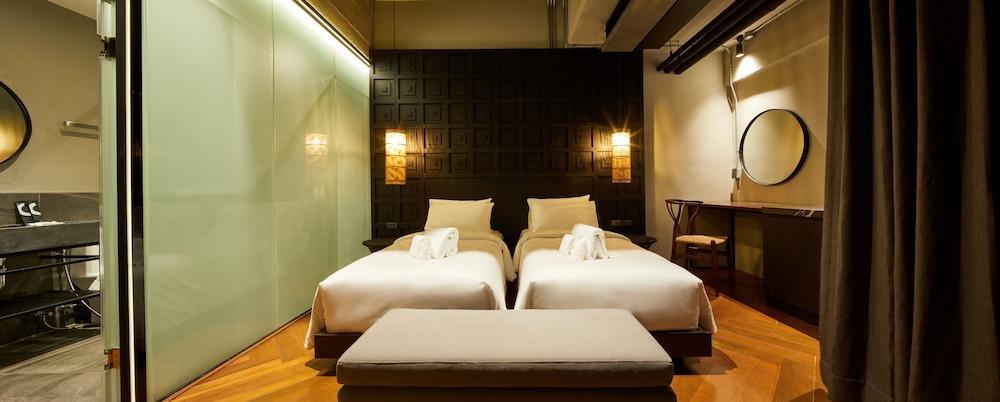 515 VICTORY Hotel Room Type - Superior Twin Room