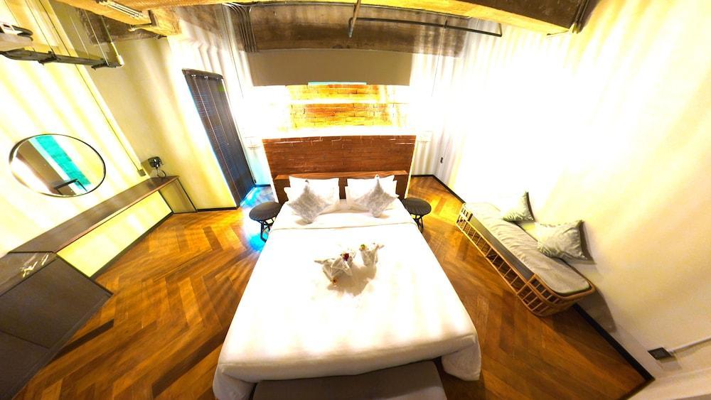515 VICTORY Hotel Room Type - Grand Deluxe King City View