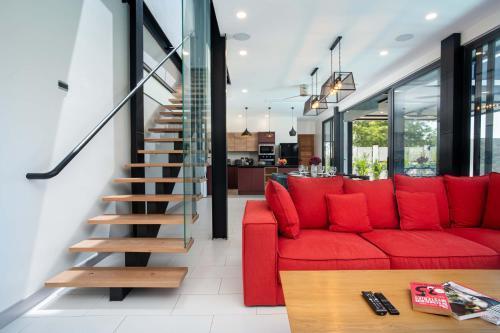 LUXURY 4BR Oxygen Pool Villa Near Nai Harn Beach - Sunset Garden 7 - Tap to explore photos