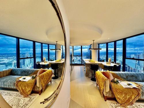 Sky High 3 Beds Apartment - Tap to explore photos