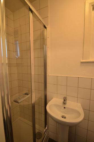 Hackney E5 - Perfect for Couples getaway - Tap to explore photos