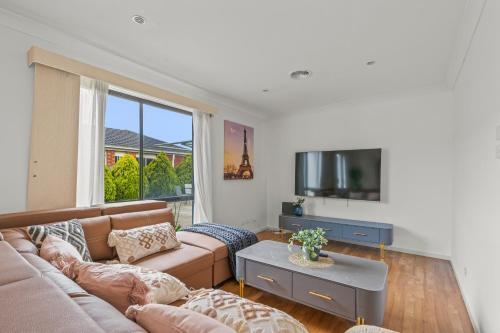 StayAU Cozy Family Home 4BR Berwick - Tap to explore photos