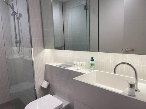 Australia108 High Level Apt 2 bedrooms with parking - Tap to explore photos