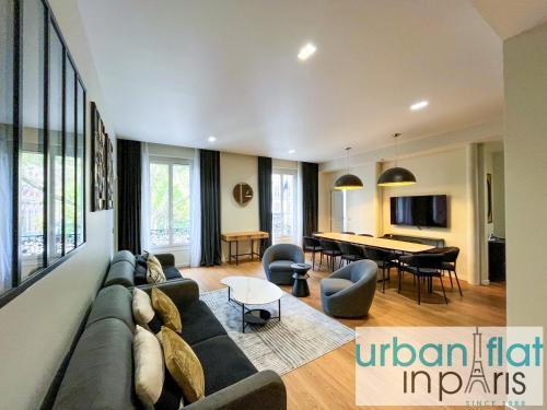 Urban Flat 119 - Spacious 5 Bedroom Flat in Paris - Tap to explore photos