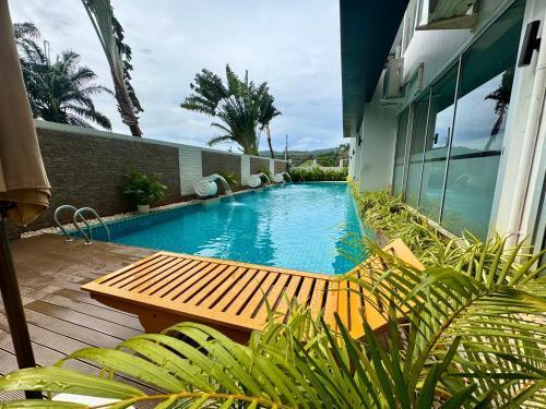 Chic condominium Karon A215 - Tap to explore photos