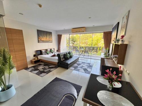 Chic condominium Karon A215 - Tap to explore photos