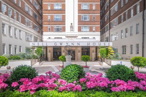 Stylish Flat in Nell Gwynn House, Close to Harrods, SW3 - Tap to explore photos