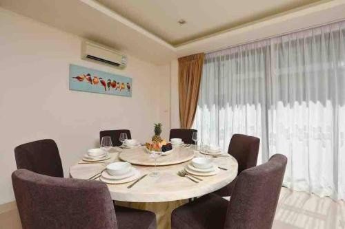 Big Lucky home in Laguna park - Tap to explore photos