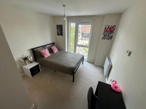 Peaceful shared flat 30mins Central London - Tap to explore photos