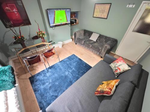 2 Bedroom Flat in Central London - Old St - Zone 1 - Tap to explore photos
