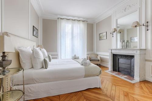 Appartement de Luxe sur les Invalides - Tap to explore photos