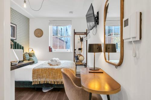 Urban Elegance Luxury Living with Kitchenette Room Type - Studio Apartment with King Bed