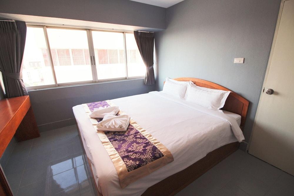 L'Hotel Bangkok Room Type - Family Double or Twin Room L'Hotel Bangkok Room Type - Family Double or Twin Room