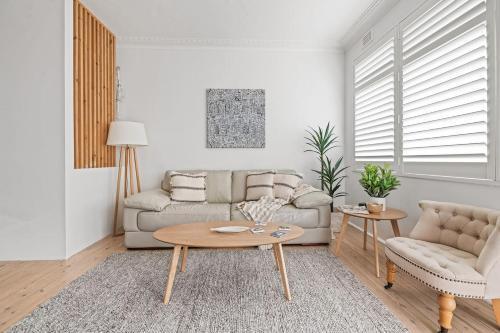 Coastal Corner - Contemporary Chic by the Beach - Tap to explore photos